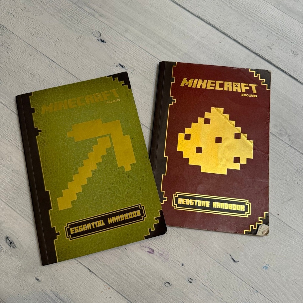 Minecraft Essential Handbooks‎ essential and redstone